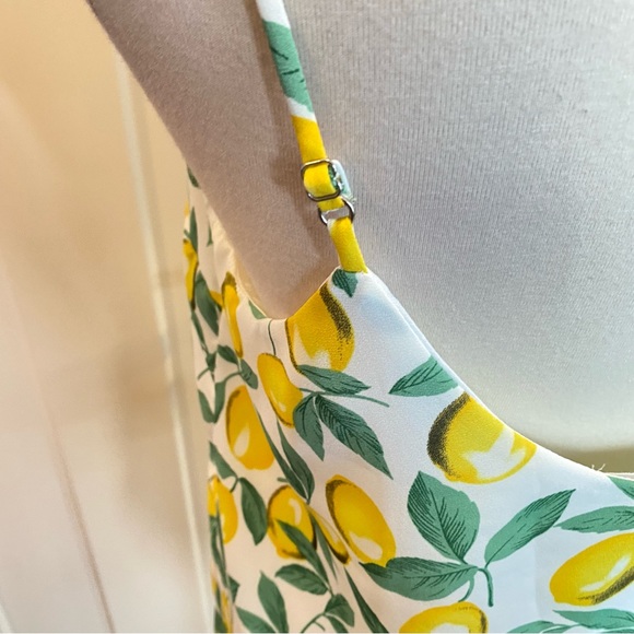 Lemon Off White LUSH Cami Blouse size medium - Picture 3 of 5